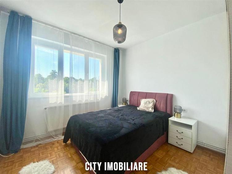 Apartament cu 3 camere decomandat, mobilat în Central