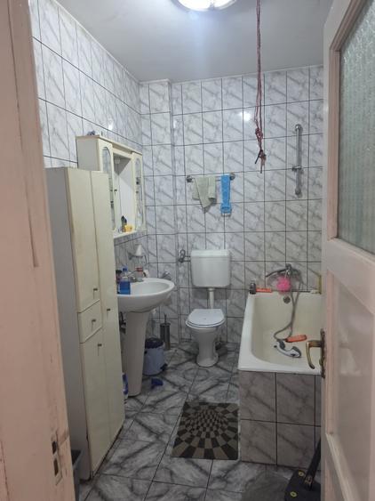 Casă individuală cu 4 camere cu Canalizare în Vatra Luminoasă