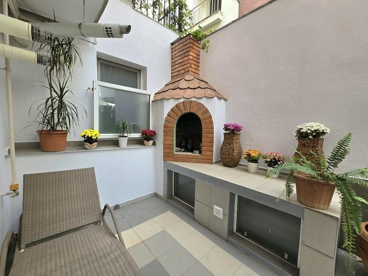 Apartament cu 5 camere în Nordului
