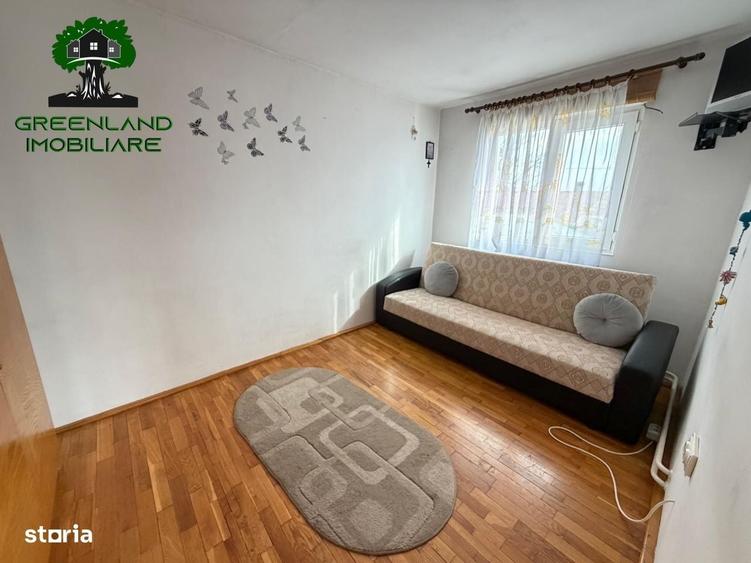 Casă cu 4 camere în Podul de Fier