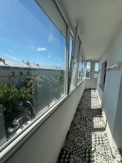 Apartament cu 3 camere semidecomandat, mobilat în 13 Septembrie