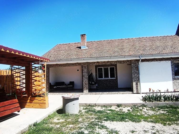 Casă cu Teren 1600 Mp în Central