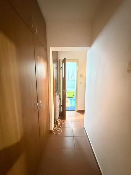 Apartament cu 3 camere decomandat în Drumul Taberei