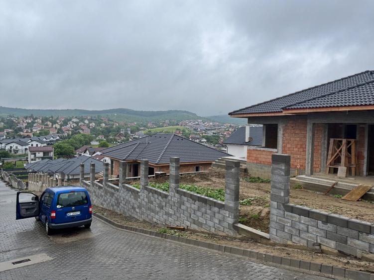 Casă cu 3 camere cu Teren 609 Mp în Livezeni