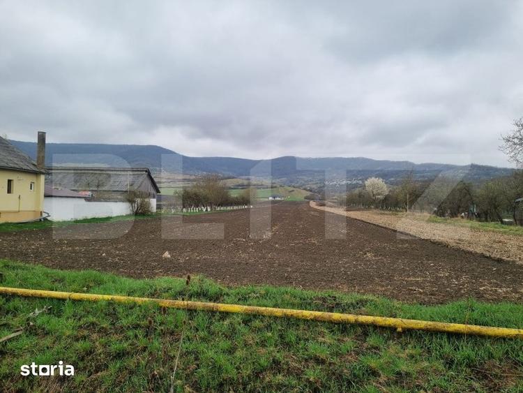Casă cu 4 camere cu Teren 700 Mp în Șieu