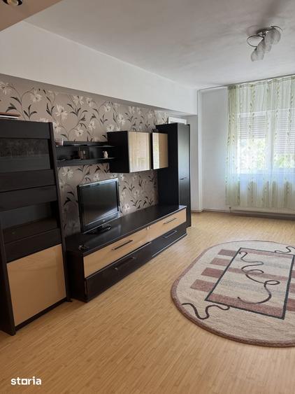 Apartament cu 3 camere în Traian