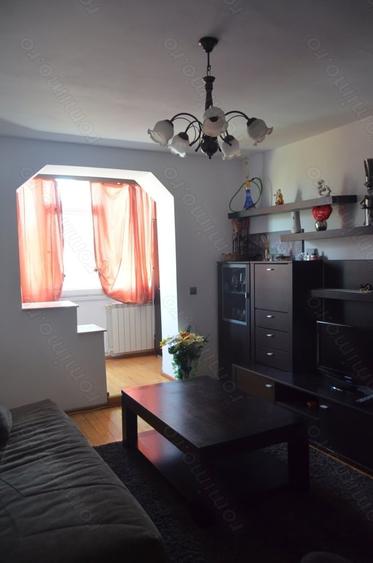 Apartament cu 2 camere decomandat în Predeal