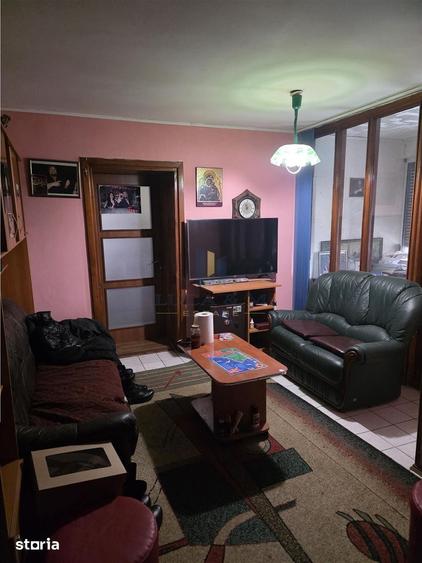 Apartament cu 6 camere în Aradului