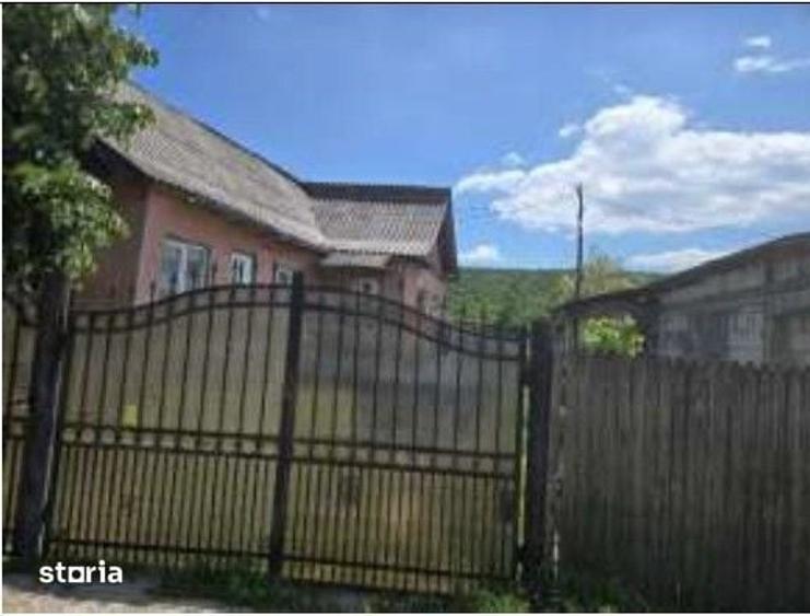 Casă cu 3 camere cu Teren 1609 Mp în Central