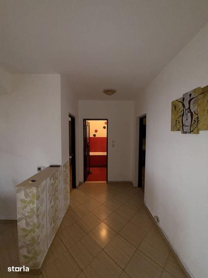 Apartament cu 2 camere decomandat în Girocului
