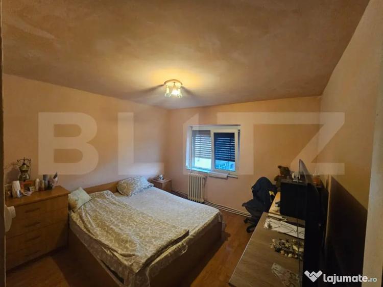 Apartament cu 3 camere decomandat în Cetate