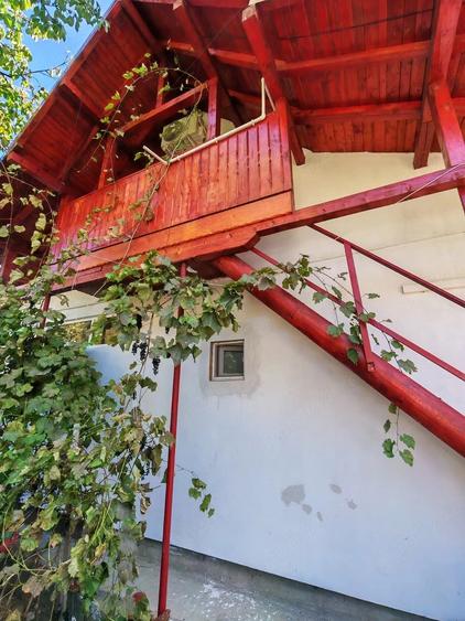 Casă cu 3 camere cu Teren 200 Mp în Siriu