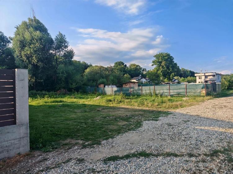 Teren Construcții intravilan de 500 mp, în Piscani