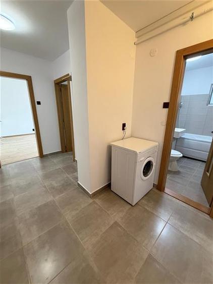 Apartament cu 3 camere decomandat în Astra