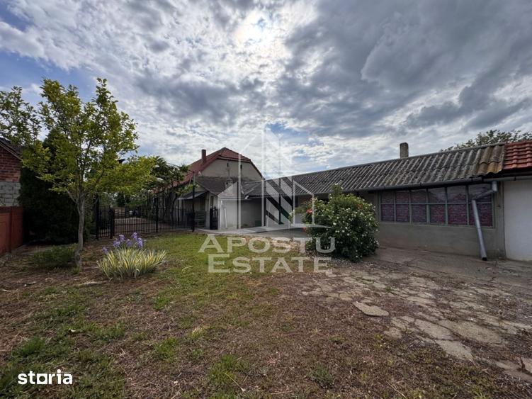 Casă cu Teren 1439 Mp în Central