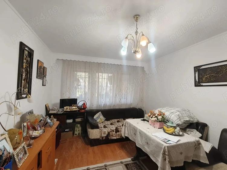 Apartament cu 3 camere decomandat în Tomis Nord
