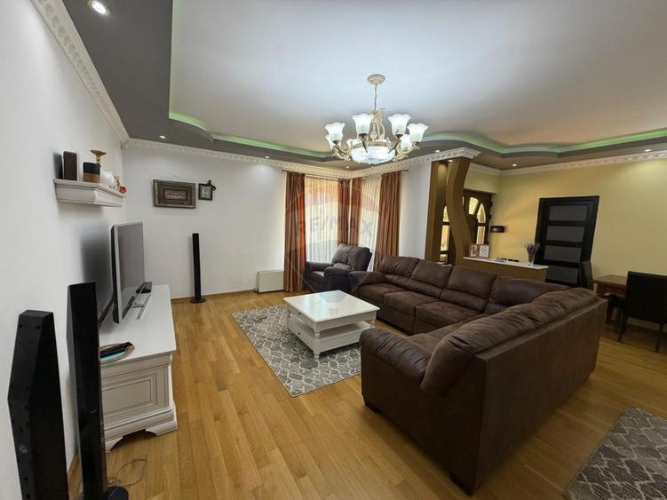 Casă individuală cu 4 camere cu Teren 557 Mp în Central