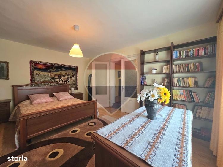 Casă cu 4 camere în Central
