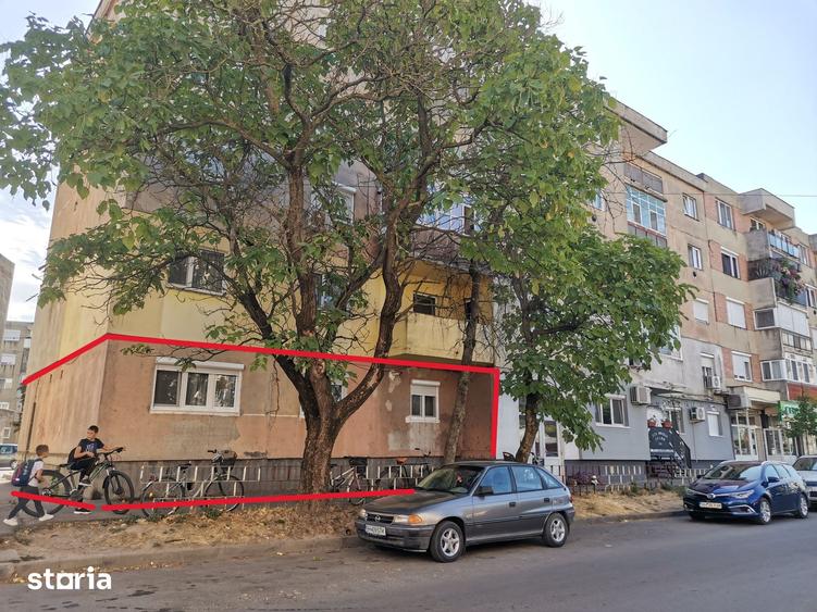 Apartament cu 4 camere decomandat în Central
