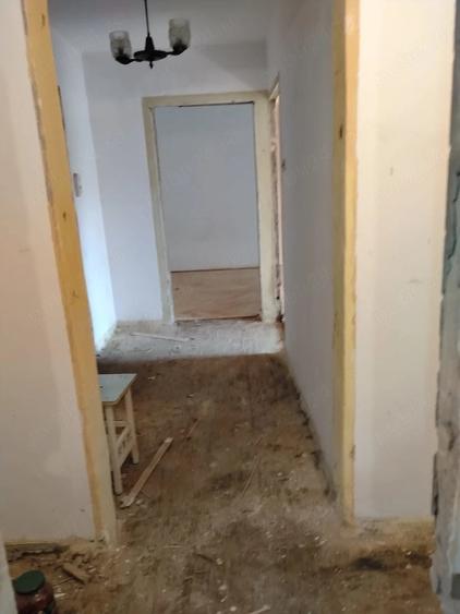 Proprietar, vand apartament cu 2 camere, decomandat, et1 - 7