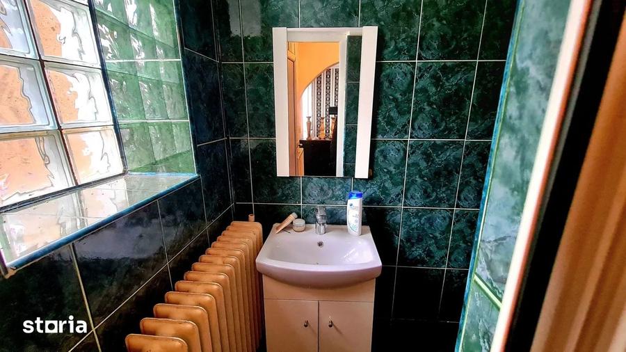 Apartament cu 3 camere în Moneasa