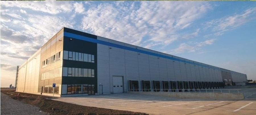 Spațiu industrial, de 2,000 mp, în Central