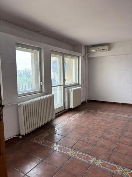 Apartament cu 5 camere decomandat în Unirii