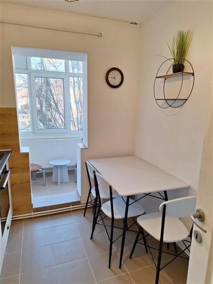 Apartament cu 2 camere decomandat în Podul de Fier
