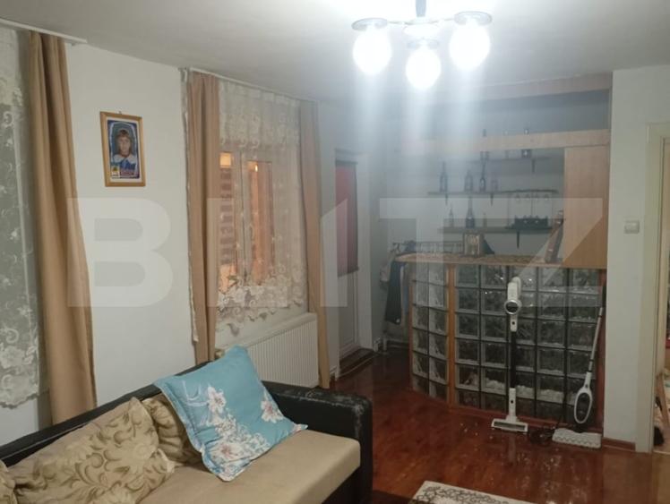 Apartament cu 2 camere decomandat, mobilat în Micro 6