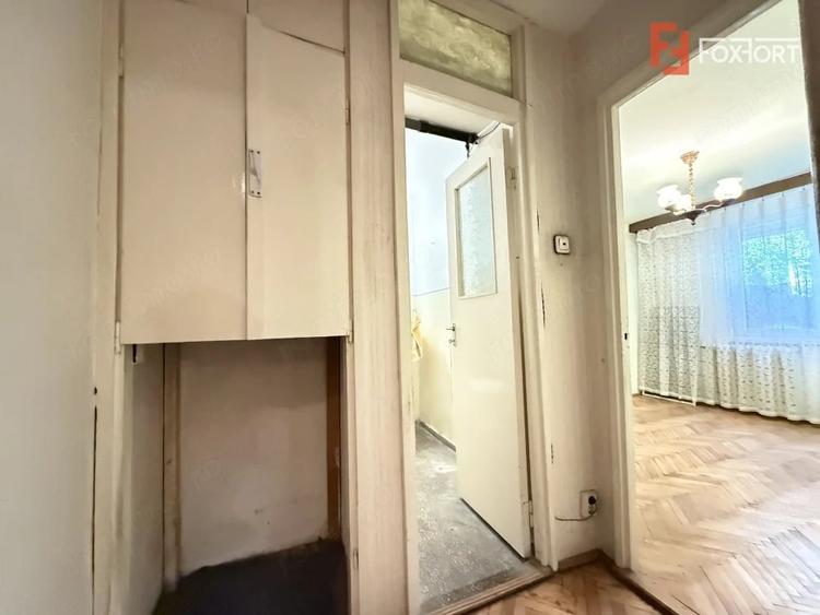 Apartament cu 3 camere semidecomandat în Circumvalațiunii