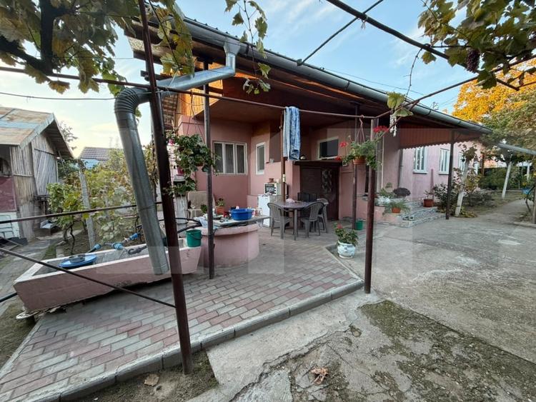 Casă individuală cu 8 camere cu Canalizare în Exterior Sud