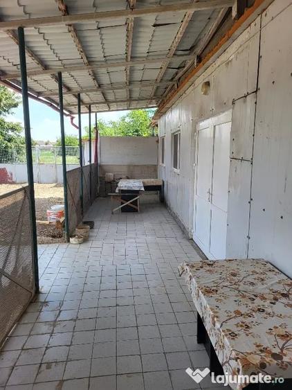 Casă cu 4 camere în Banloc