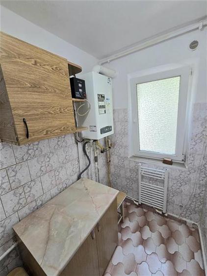 Apartament 3 Camere, Semidecomandat, zona Badea Cartan - 9