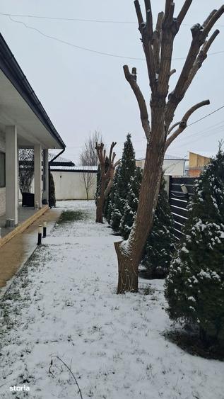 Casă cu 3 camere cu Teren 420 Mp în Miroslava
