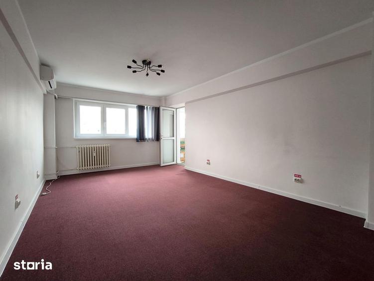 Apartament cu 4 camere în Decebal