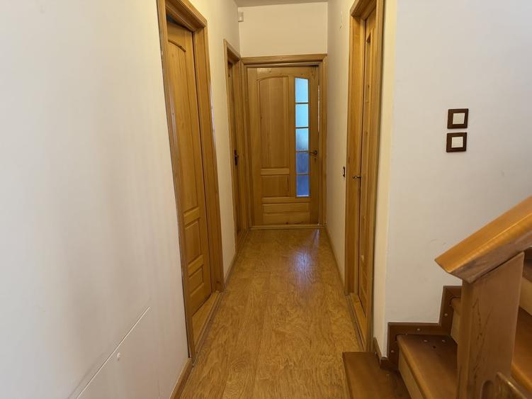 Casă cu 5 camere cu Teren 432 Mp în Pantelimon