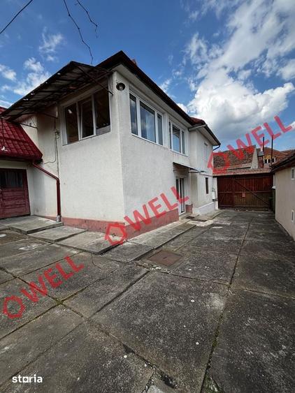 Casă cu 2 camere cu Teren 457 Mp în Central