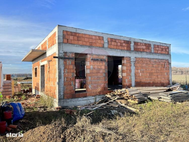 Casă cu 4 camere în Creața