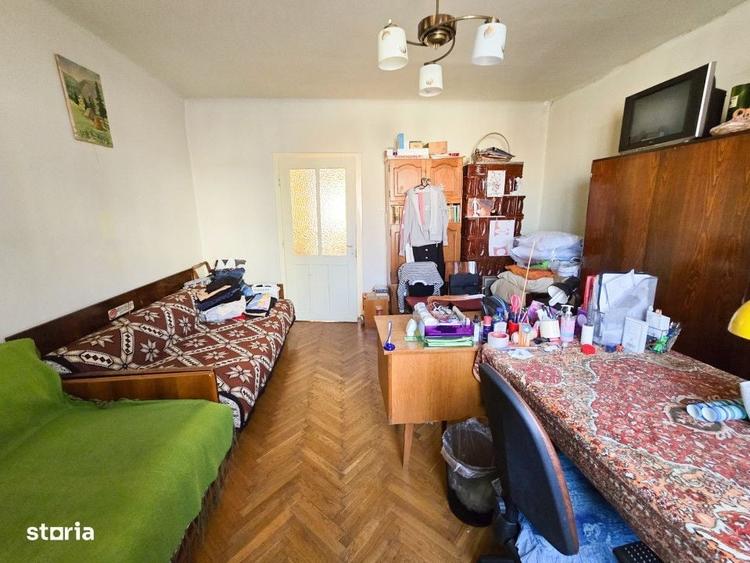 Casă cu 4 camere în Andrei Mureșanu