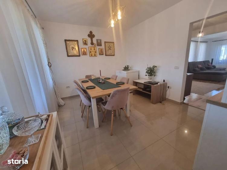 Casă cu 4 camere în Moara