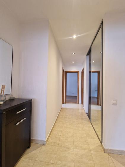 Apartament cu 3 camere decomandat, mobilat în P-ța Alba Iulia