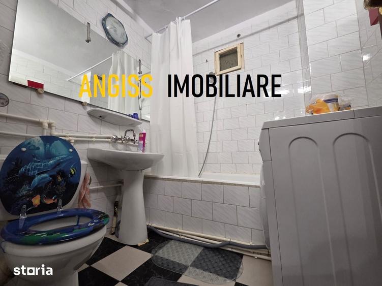 Apartament cu 3 camere decomandat în Babadag