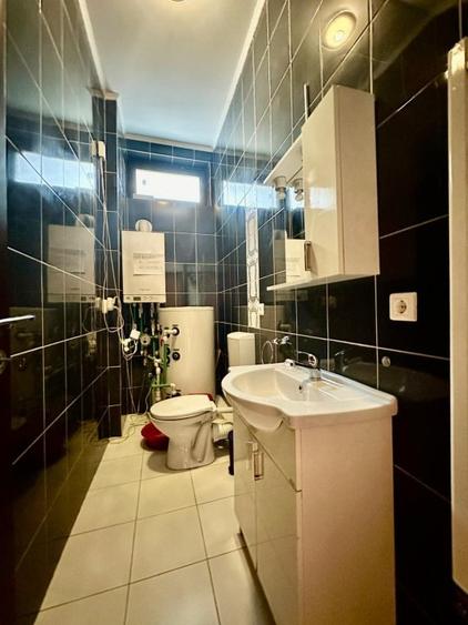 Casă individuală cu 7 camere cu Canalizare în Vitan Mall