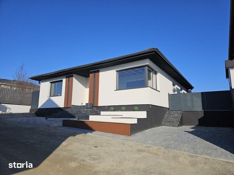 Casă cu 5 camere cu Teren 390 Mp în Șura Mare