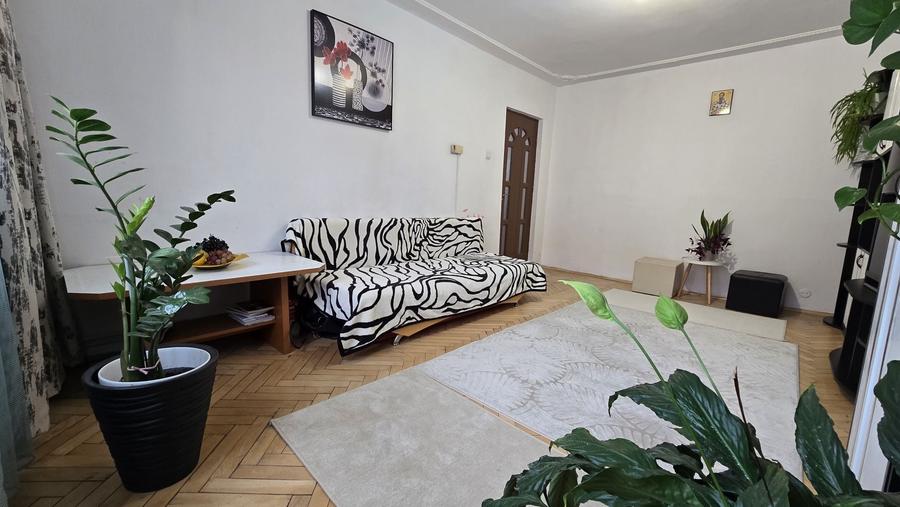 Apartament cu 2 camere decomandat în Central