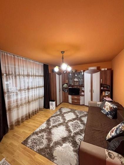 Apartament cu 2 camere decomandat în Roșia