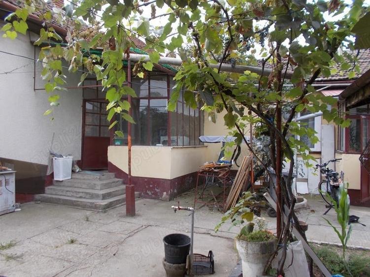 Casă cu 4 camere în Ghirodei