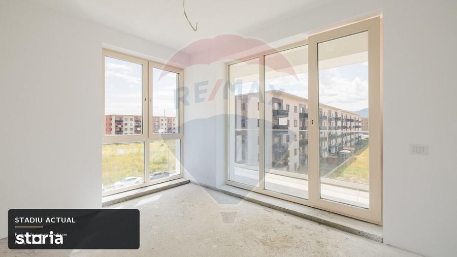 Apartament cu 3 camere în Tractorul