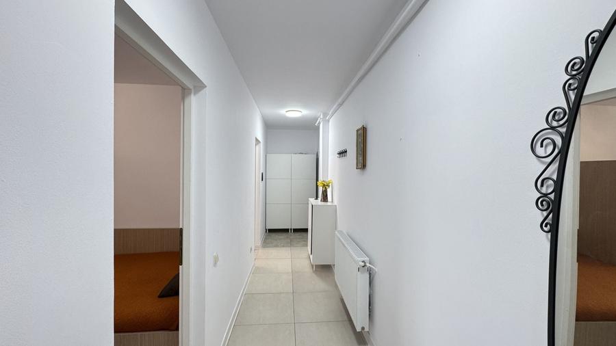 Apartament cu 3 camere semidecomandat, mobilat în Dâmbul Rotund