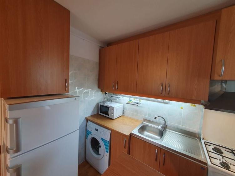 Apartament cu 2 camere semidecomandat în Exterior Vest